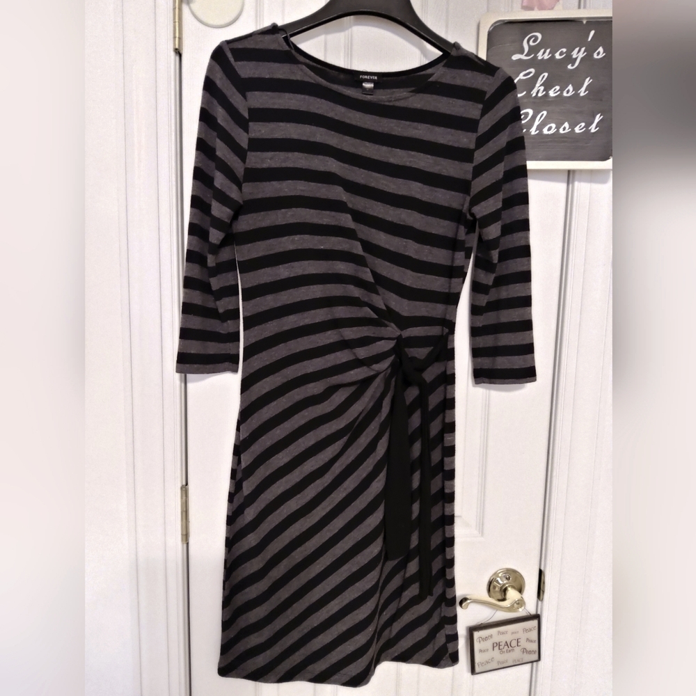 🌷FOREVER 21 Striped Black and Gray Dress M
